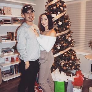 Meet your Posher, Ilia